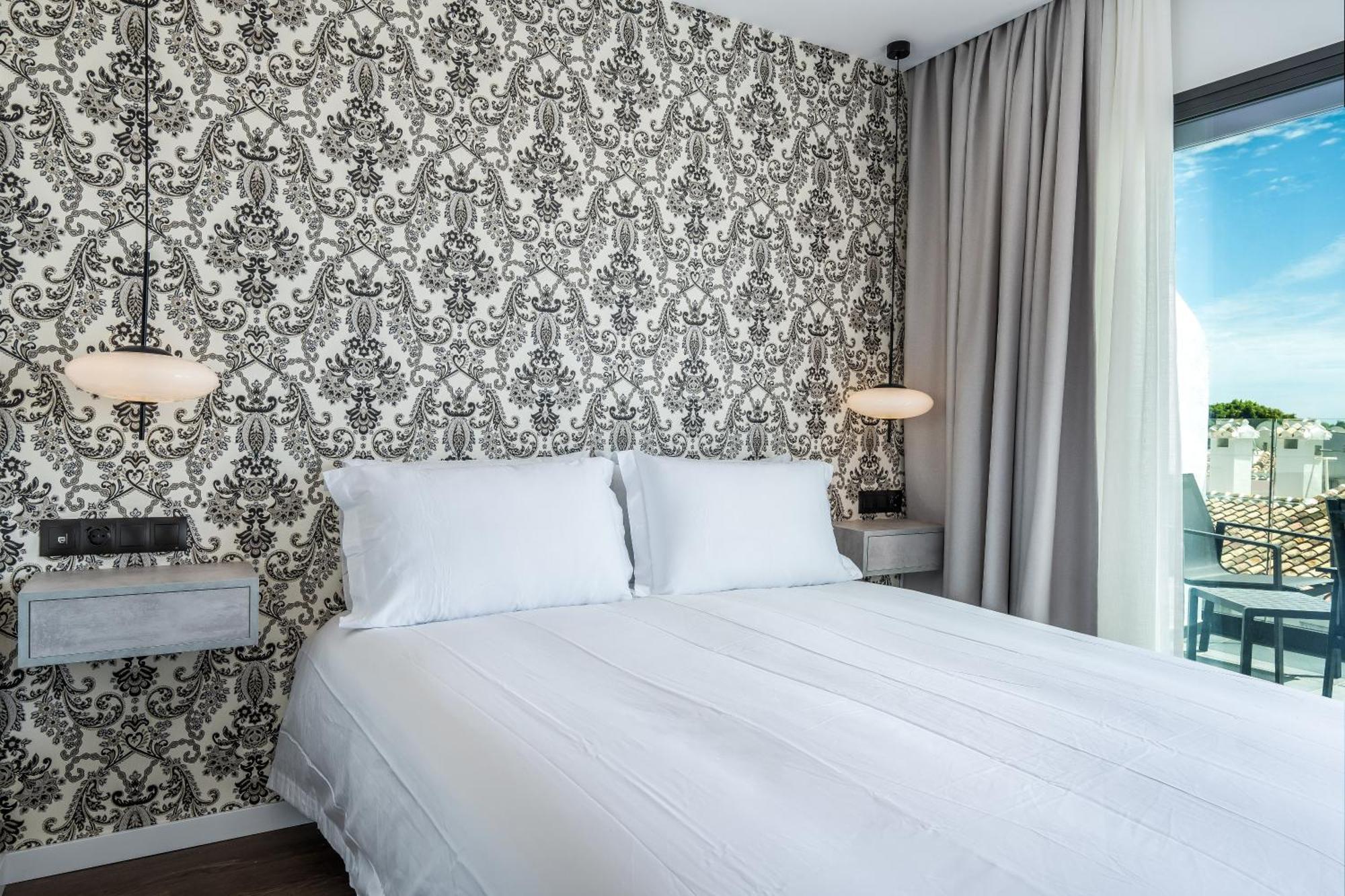 The Orange House Boutique Hotel And Upstairs Rooftop Bar Center Of La Cala De Mijas 100M From The Beach Экстерьер фото